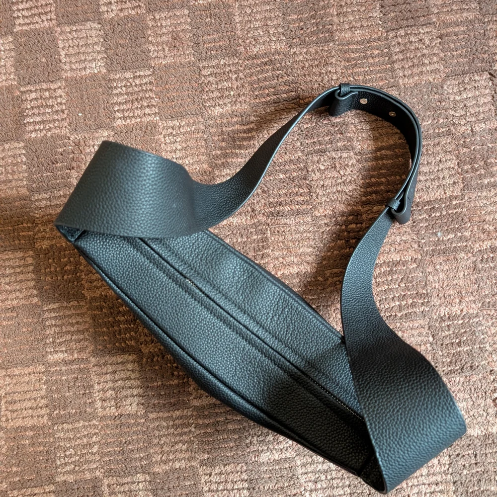 Elegant Leather Black Sling Bag - Picture 7 of 9